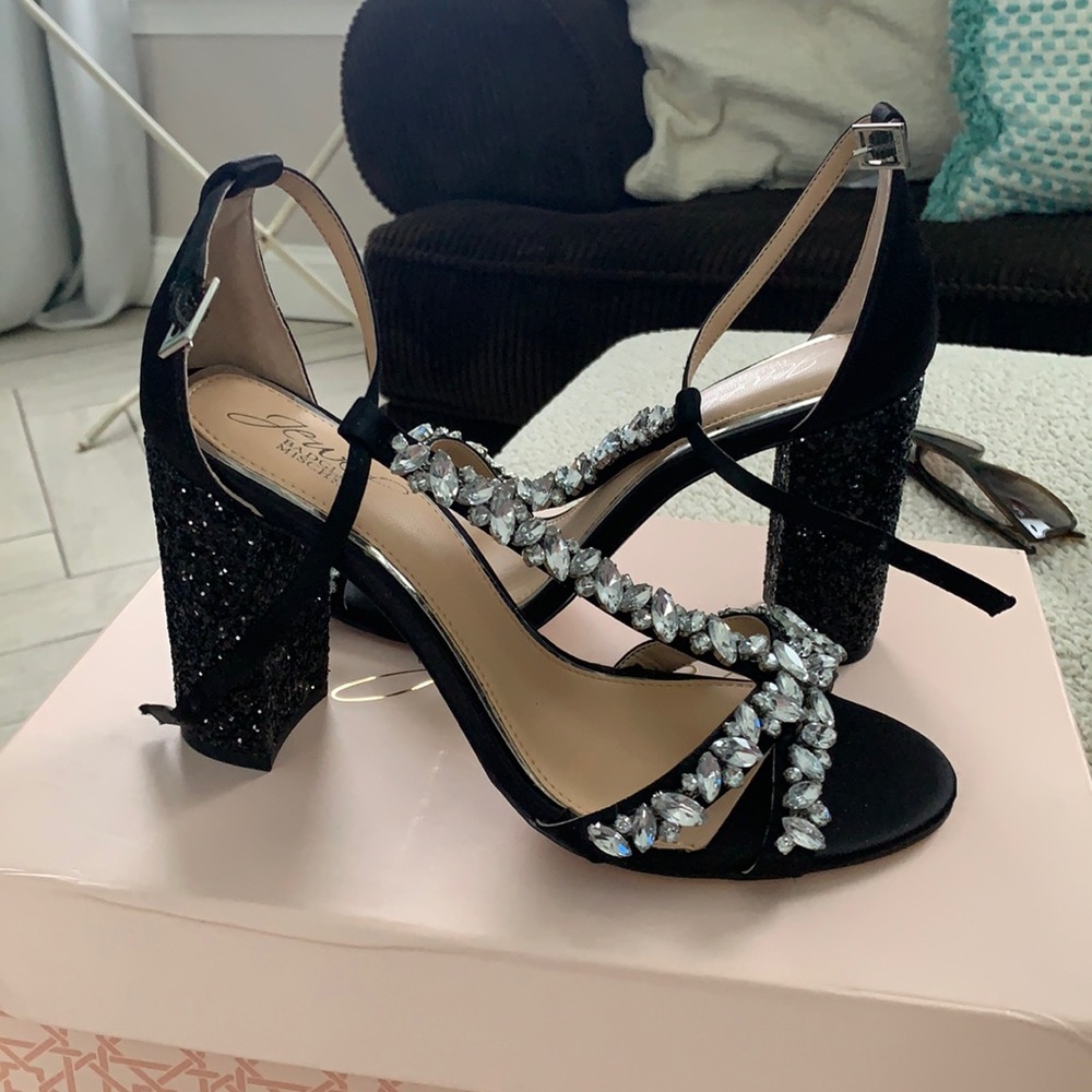 Jewel badgley mischka heels